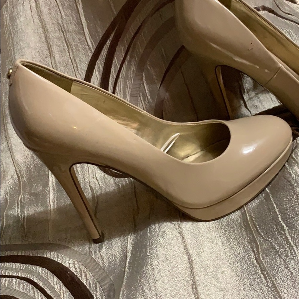 Shoes - Picture 4 of 7